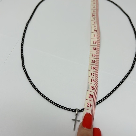 Men's necklace with a black metal chain and a silver cross. - Picture 7 of 8